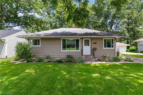182 Wyleswood Dr, Berea, OH, 44017-2439 | Card Image