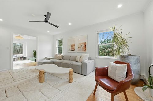 10 Woodhull Rd, East Setauket, NY, 11733-3728 | Card Image