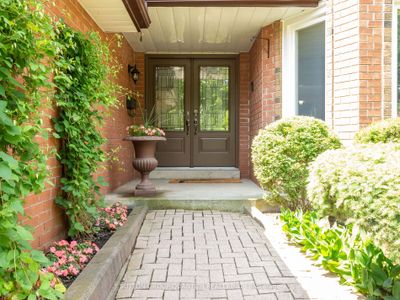 3569 Belvedere Cres, House other with 4 bedrooms, 4 bathrooms and 4 parking in Mississauga ON | Image 2