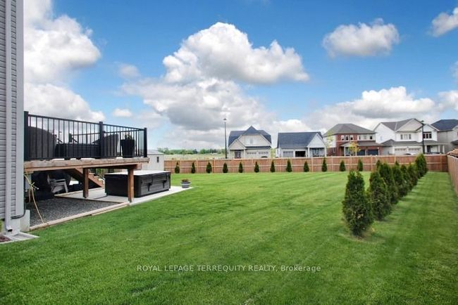 220 Harpin Way E, House other with 5 bedrooms, 4 bathrooms and 4 parking in Fergus ON | Image 36