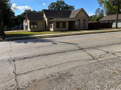 312 S Mechanic St, El Campo, TX, 77437-5134 | Card Image