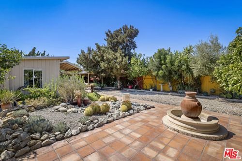 6033 Fulcher Ave, North Hollywood, CA, 91606-4925 | Card Image
