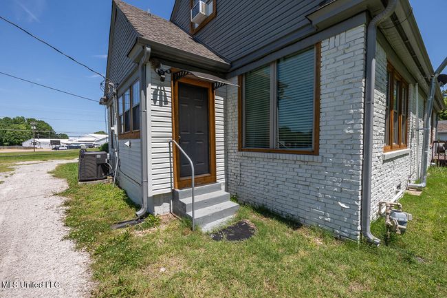 Hwy178-48-door laundry | Image 29