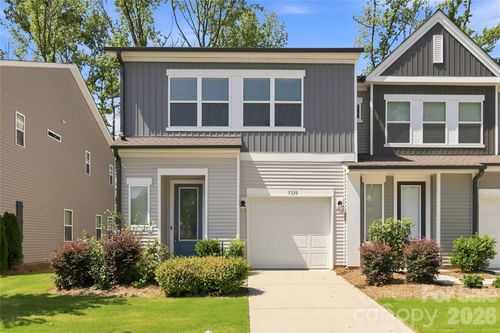 5320 Somerset Hill Ln, Charlotte, NC, 28269-4938 | Card Image