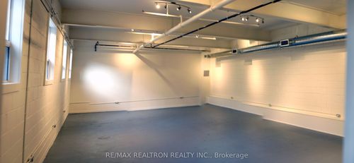 3b-135 Tecumseth St, Toronto, ON, M6J2H2 | Card Image