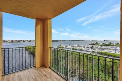 502 - 1200 Scotia Drive, Condo with 2 bedrooms, 1 bathrooms and null parking in Hypoluxo FL | Image 1