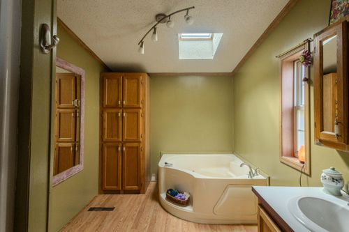 5400 E S Ave, Vicksburg, MI, 49097-8476 | Card Image