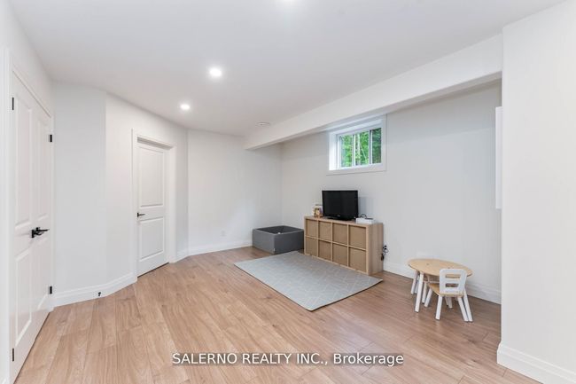 10 Jean Miller Crt, House other with 5 bedrooms, 4 bathrooms and 6 parking in Minesing ON | Image 33