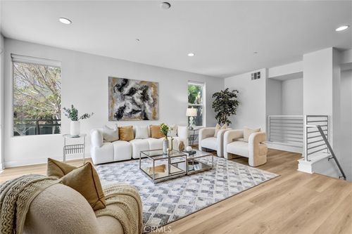 600 Rockefeller, Irvine, CA, 92612-7176 | Card Image