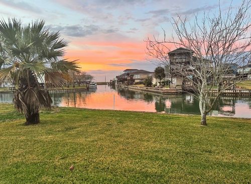 1571 Blue Water Dr, Freeport, TX, 77541-9654 | Card Image