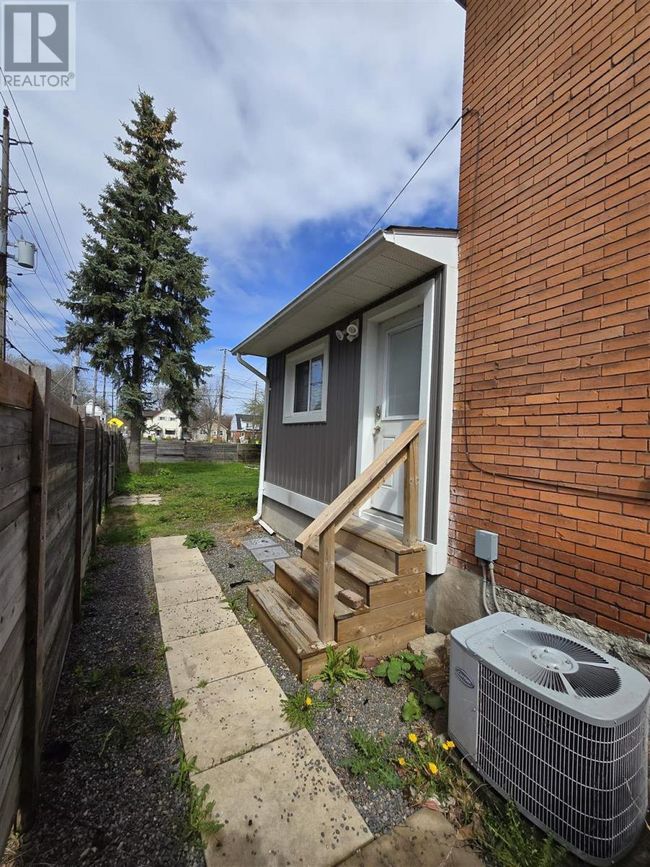 215 Brown St, Home with 4 bedrooms, 2 bathrooms and null parking in Sault Ste. Marie ON | Image 4
