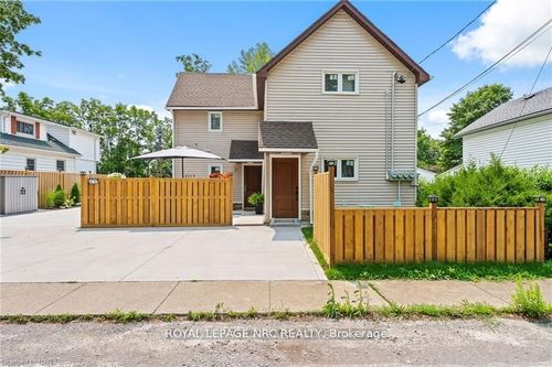 unit-2-upper-3717 Hibbard St, Ridgeway, ON, L0S1N0 | Card Image