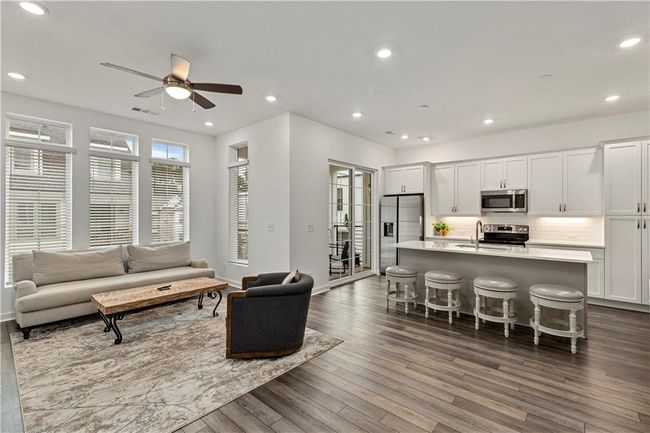 137 Devore Rd, Condo with 1 bedrooms, 2 bathrooms and 1 parking in Alpharetta GA | Image 4