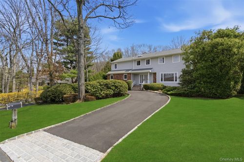 7 Seward Dr, Dix Hills, NY, 11746-7907 | Card Image