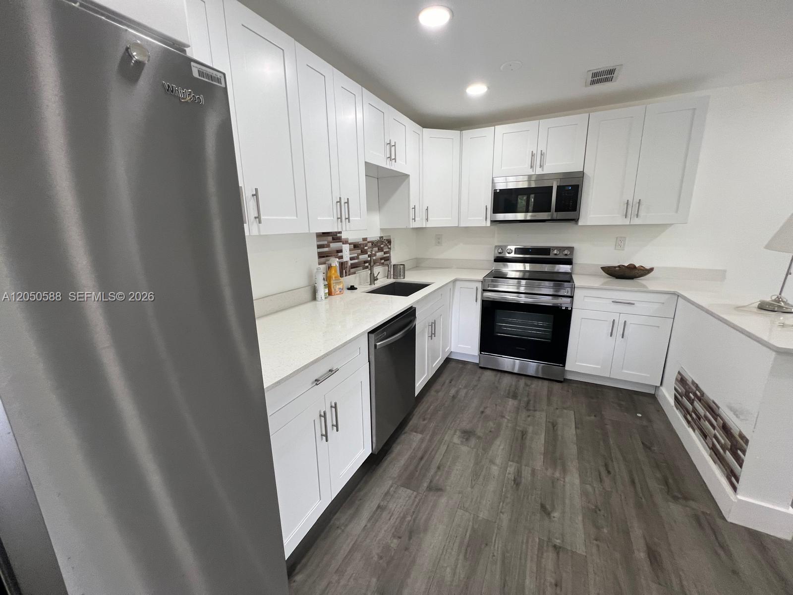 Residential Lease in Dania Beach 2