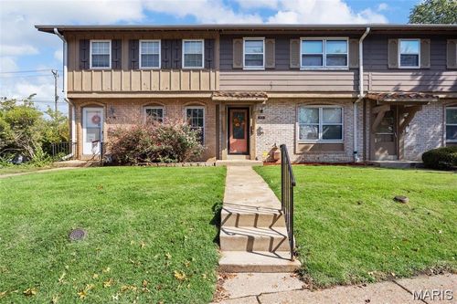 8713 Santa Bella Dr, Hazelwood, MO, 63042-2917 | Card Image
