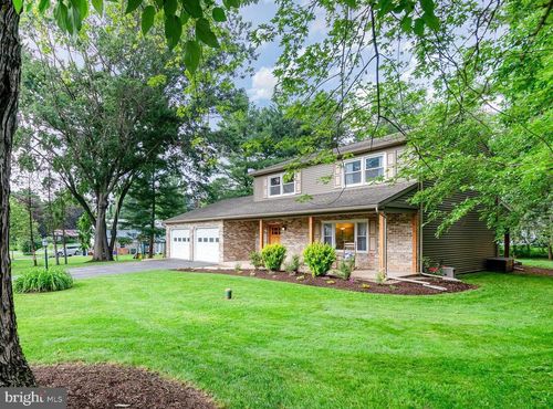2 Ashley Dr, DILLSBURG, PA, 17019-9414 | Card Image