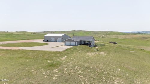 1993 130th Ave Nw, Arnegard, ND, 58835-9131 | Card Image