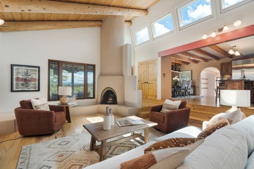 79 Cerro Del Alamo, Santa Fe, NM, 87507-4250 | Card Image