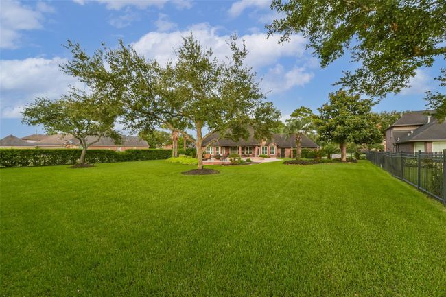 3702 Pine Chase Dr, House other with 4 bedrooms, 4 bathrooms and 3 parking in Pearland TX | Image 41
