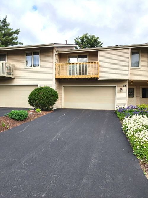 32-4657 High Point Dr, Rockford, IL, 61114-4842 | Card Image