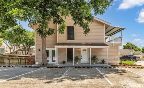 132 April Point Dr N, Montgomery, TX, 77356-5826 | Card Image