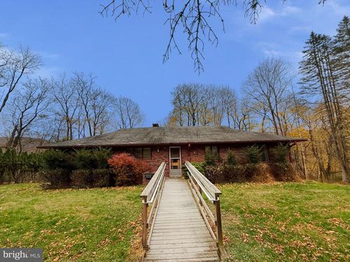 850 Jefferson Ave, TYRONE, PA, 16686-2060 | Card Image