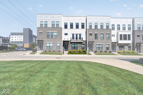9728 Junction Sta, Fishers, IN, 46037-0055 | Card Image