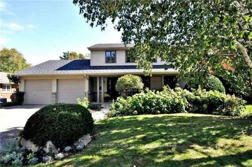 71 Stoddart Dr, Aurora, ON, L4G2G4 | Card Image