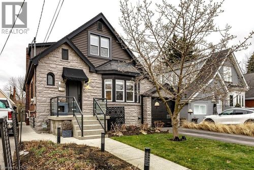 17 Gary Avenue, Hamilton, ON, L8S1Y2 | Card Image