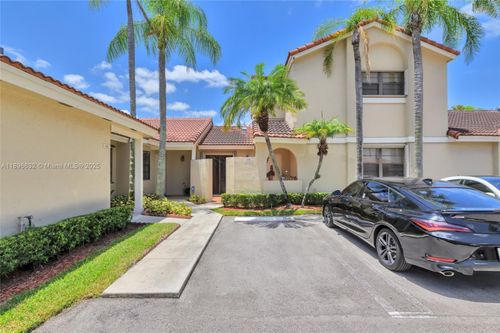 6326 Nw 170th Ter, Hialeah, FL, 33015-4633 | Card Image