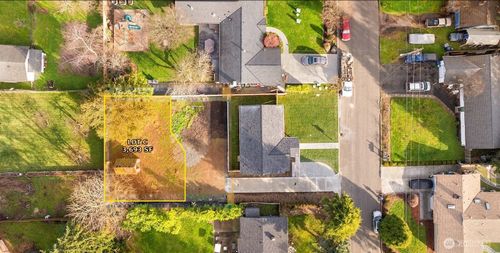 c-8708 Ne 140th St, Kirkland, WA, 98034-5327 | Card Image