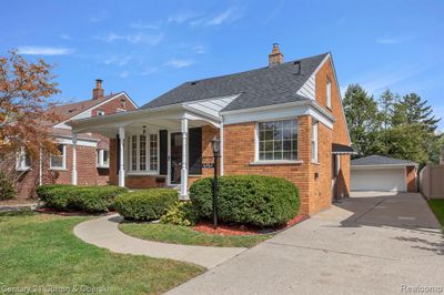 8953 Becker Avenue, Home with 3 bedrooms, 2 bathrooms and null parking in Allen Park MI | Image 2