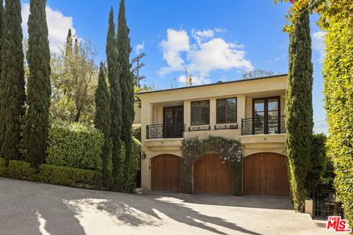 587 Entrada Dr, Santa Monica, CA, 90402-1305 | Card Image