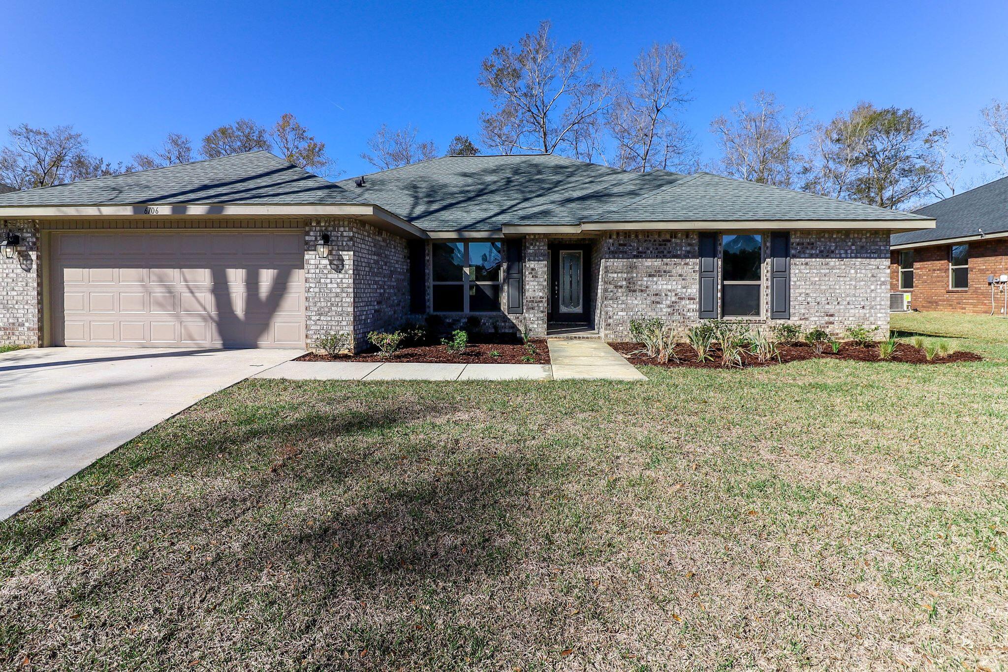 Crestlake Dr, Crestview, FL 32536
