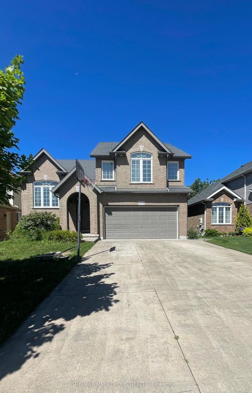 6871 St Michael Ave, Niagara Falls, ON, L2H3N8 | Card Image
