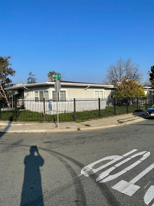 585 585 School St, Pittsburg, CA, 94565 | Card Image