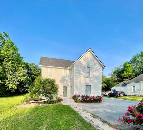 515 S Washington St, Siloam Springs, AR, 72761-3647 | Card Image