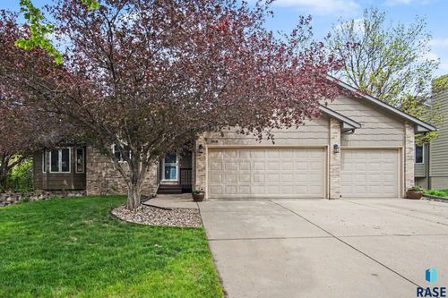 3808 S Kris Dr Drive, Sioux Falls, SD, 57103 | Card Image