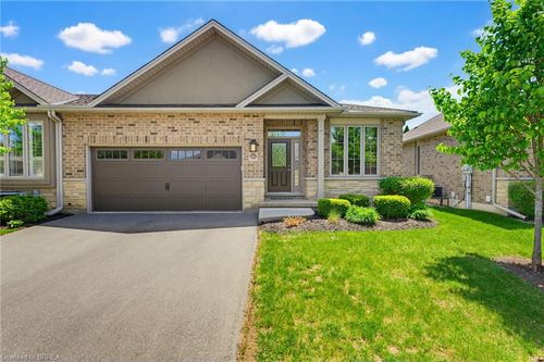 9-30 Cedar St, Paris, ON, N3L0C2 | Card Image