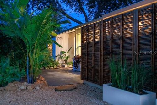 2040 Palm Ter, SARASOTA, FL, 34231-3422 | Card Image