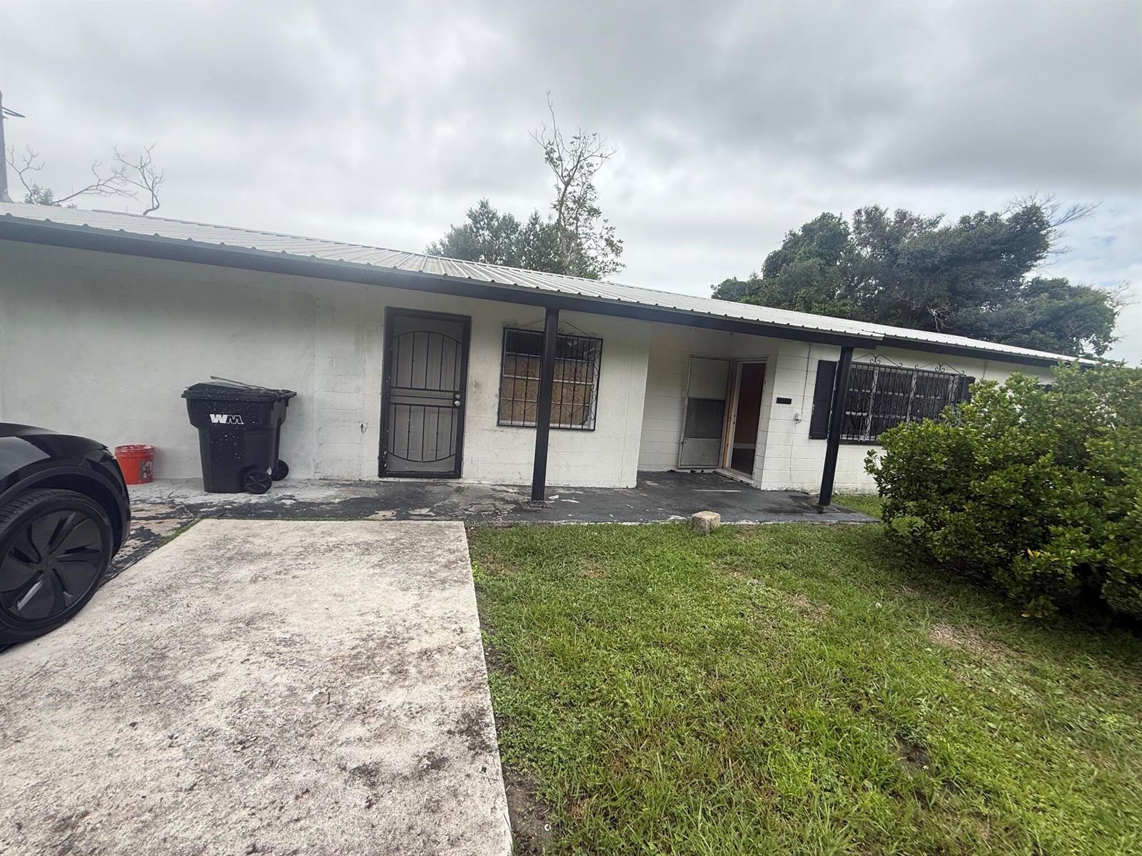 Residential Lease in Okeechobee