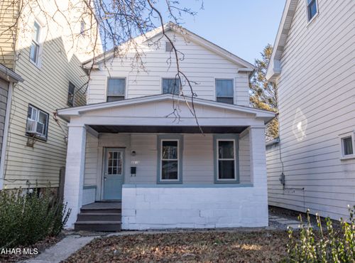 2215 8th Ave, Altoona, PA, 16602-2206 | Card Image