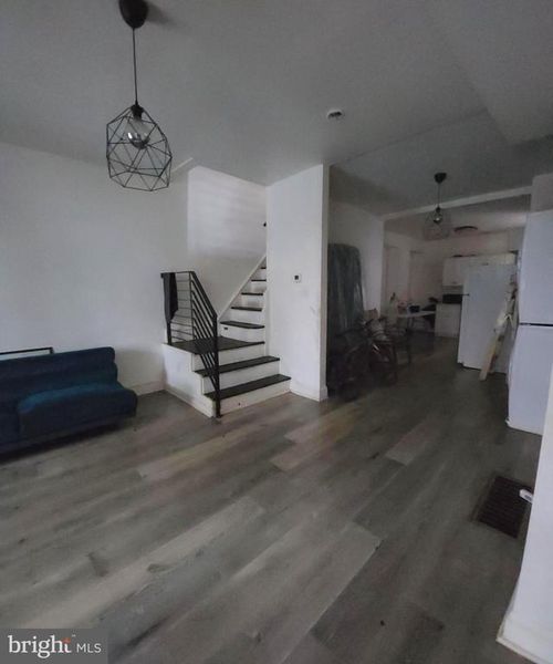 5619 Montrose St, PHILADELPHIA, PA, 19143-2811 | Card Image