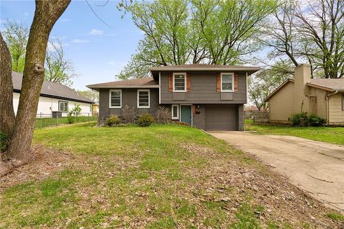 12005 Belmont Ave, Grandview, MO, 64030-1225 | Card Image