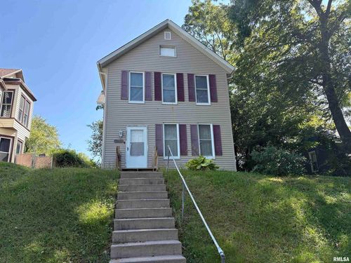 1215 Farnam St, Davenport, IA, 52803-4440 | Card Image