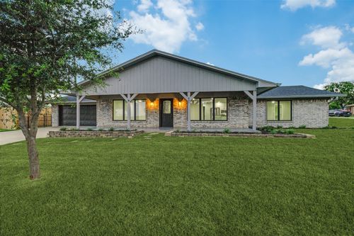 437 Peninsula Dr, Lakewood Village, TX, 75068-4324 | Card Image