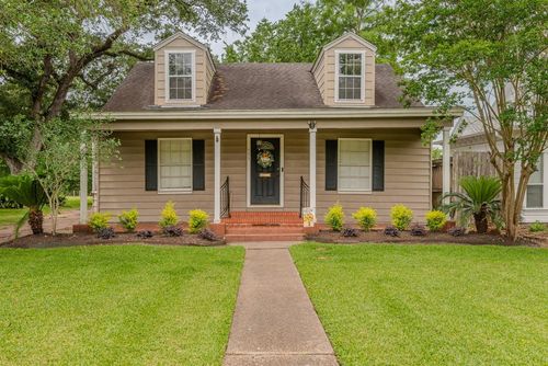 555 21st St, Beaumont, TX, 77706-4909 | Card Image