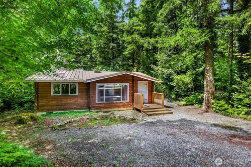 6105 Poppy Ct, Maple Falls, WA, 98266-8258 | Card Image