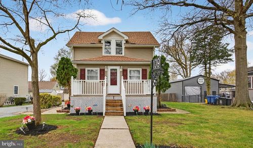 109 E Mill Rd, Maple Shade, NJ, 08052-2815 | Card Image